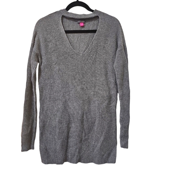 VINCE CAMUTO Women’s Grey Choker Knit Oversized Sweater - Picture 2 of 4